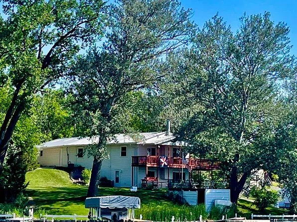 115 Anchor Bay Dr, Brady, NE 69123