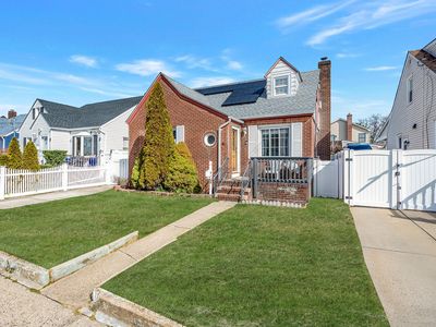 978 Fenworth Boulevard, Franklin Square, NY, 11010