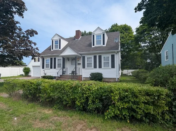 290 Milton St, Dedham, MA 02026