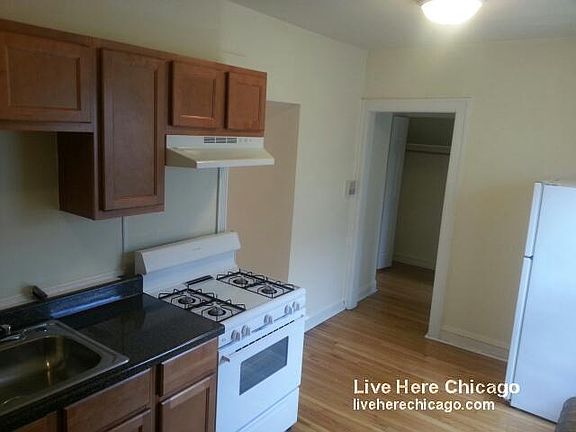 2nd image of 5941 N Paulina St APT 3E
