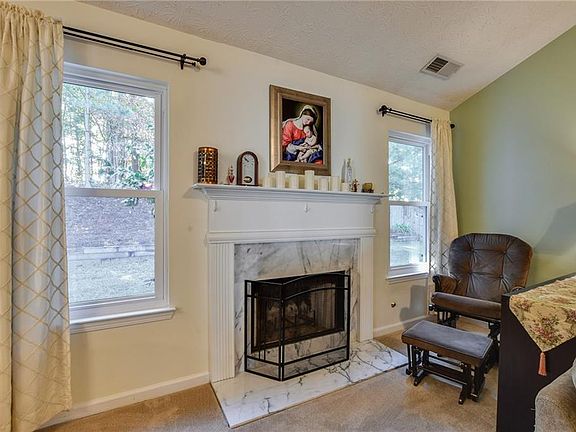 4th image of 1460 Heatherton Rd