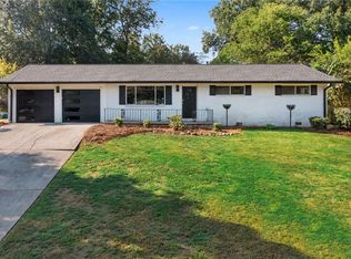 16 Greenbriar Ave, Cartersville, GA 30120