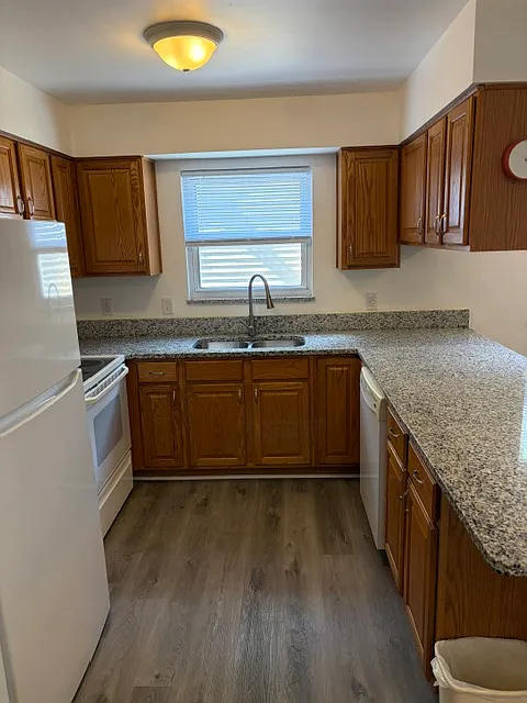 2 bed, 900 sqft, $1,500 — Photo 4