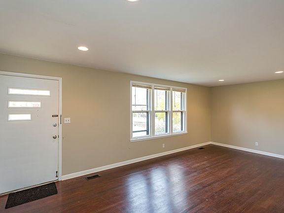 5th image of 505 Harding Pl