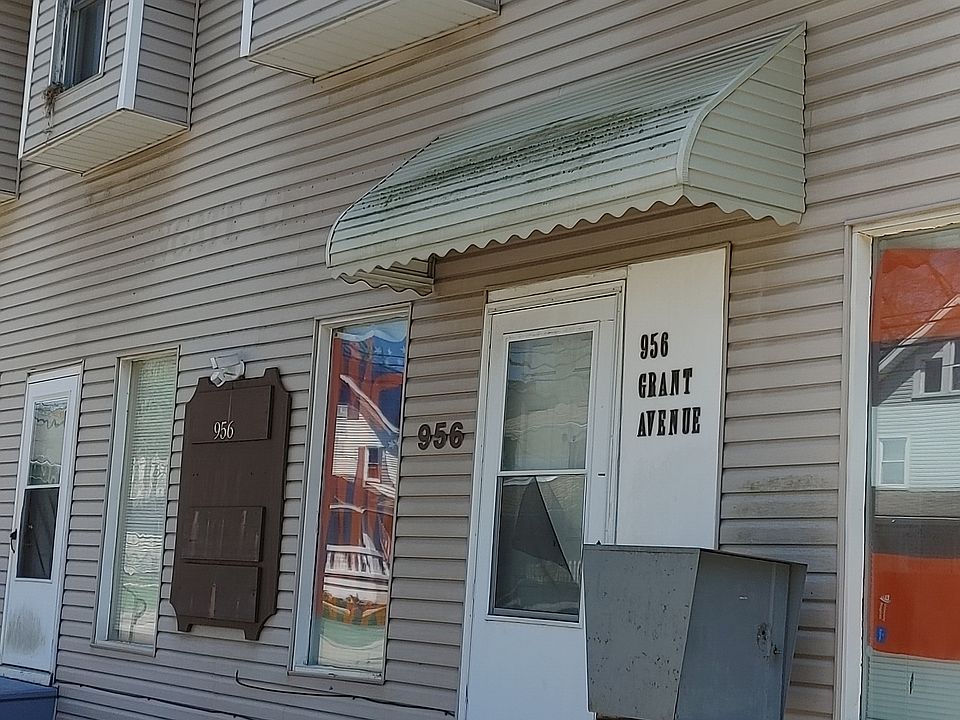 956 Grant Ave #B, Cuyahoga Falls, Ohio 44221 is a super cute Studio unit, one large room, open floor concept with kitchen counter, sink, refrigerator, vinyl floor and separate bathroom with shower only (no tub). All utilities included.