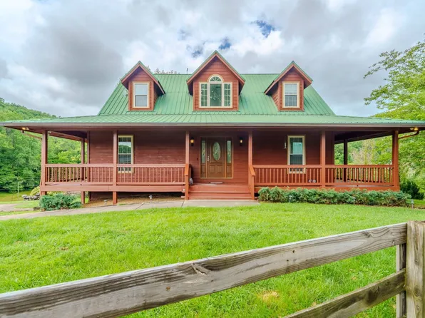 1602 Cove Crest Dr, Sevierville, TN 37862