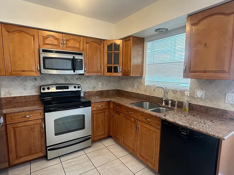 3850 NE 21st Way #41 — Photo 11