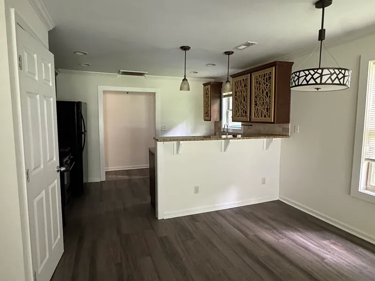 2726 White Oak Dr — Photo 5