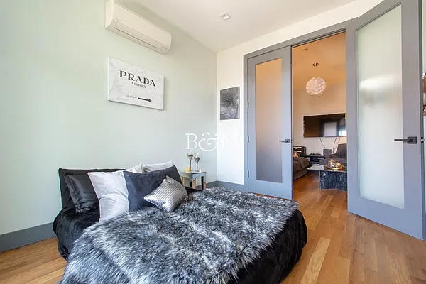 Rented by Brick&Mortar | media 44