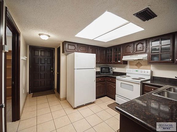 3rd image of 115 E Coronado Dr #202