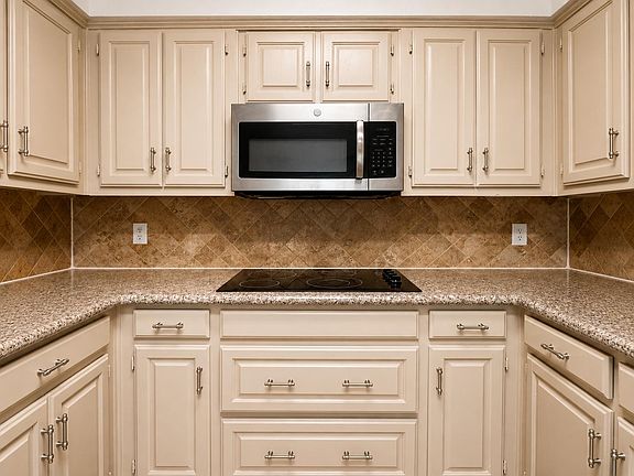 5th image of 7806 Williams Ave