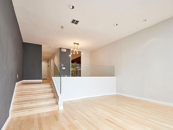 5th image of 1033 Carol Dr APT 108