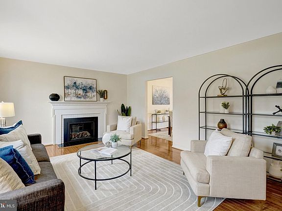 5th image of 7627 Luton Pl