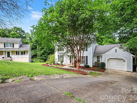 3rd image of 11808 Tall Oak Pl