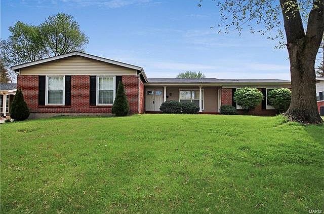 1st image of 2260 Birchview Dr