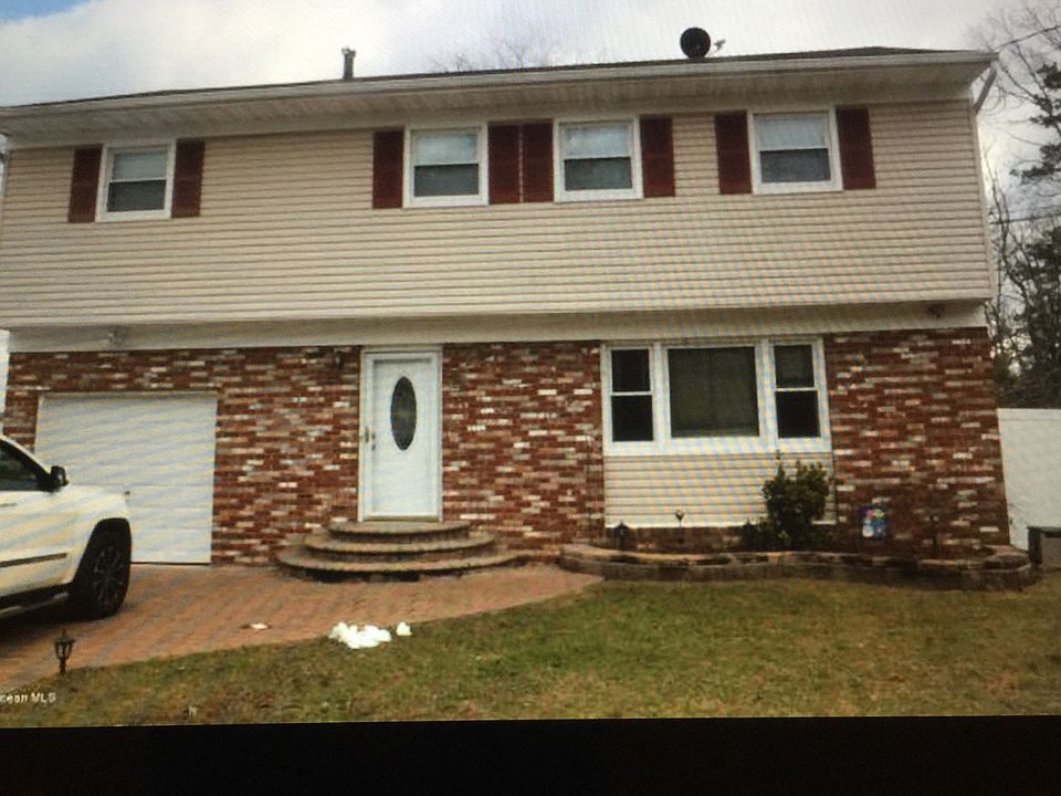 1st image of 13 Gem Ave