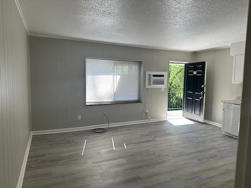 Woodview Apartments
