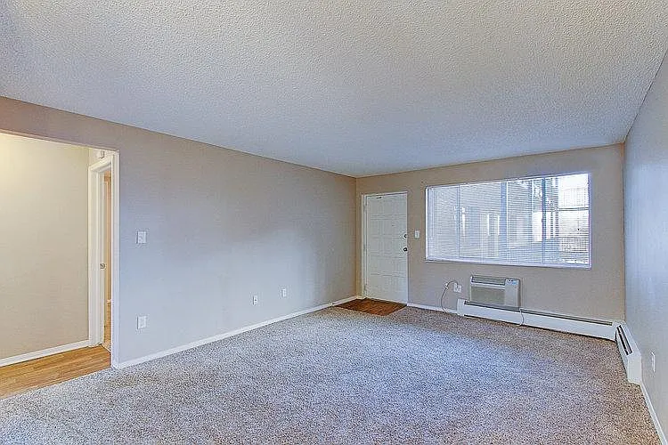 5579 S Windermere St — Photo 7