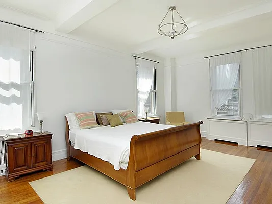 Sold by Sotheby's International Realty | media 2