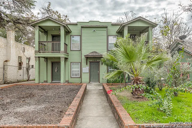1 bed, 1.0 bath, 735 sqft, $1,120 — Photo 1