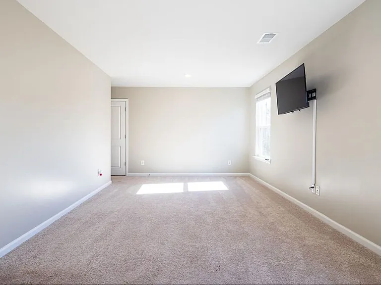 833 Kirby Ct — Photo 11
