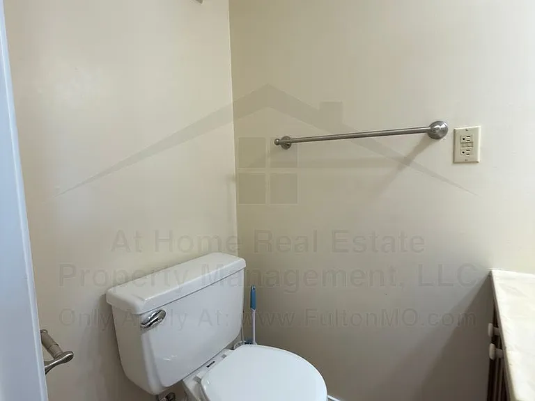 1904 Springdale Ct — Photo 14