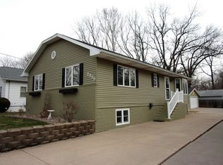 2235 32nd St, Rock Island, IL