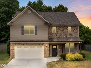 620 Lampwick Ln, Knoxville, TN 37912
