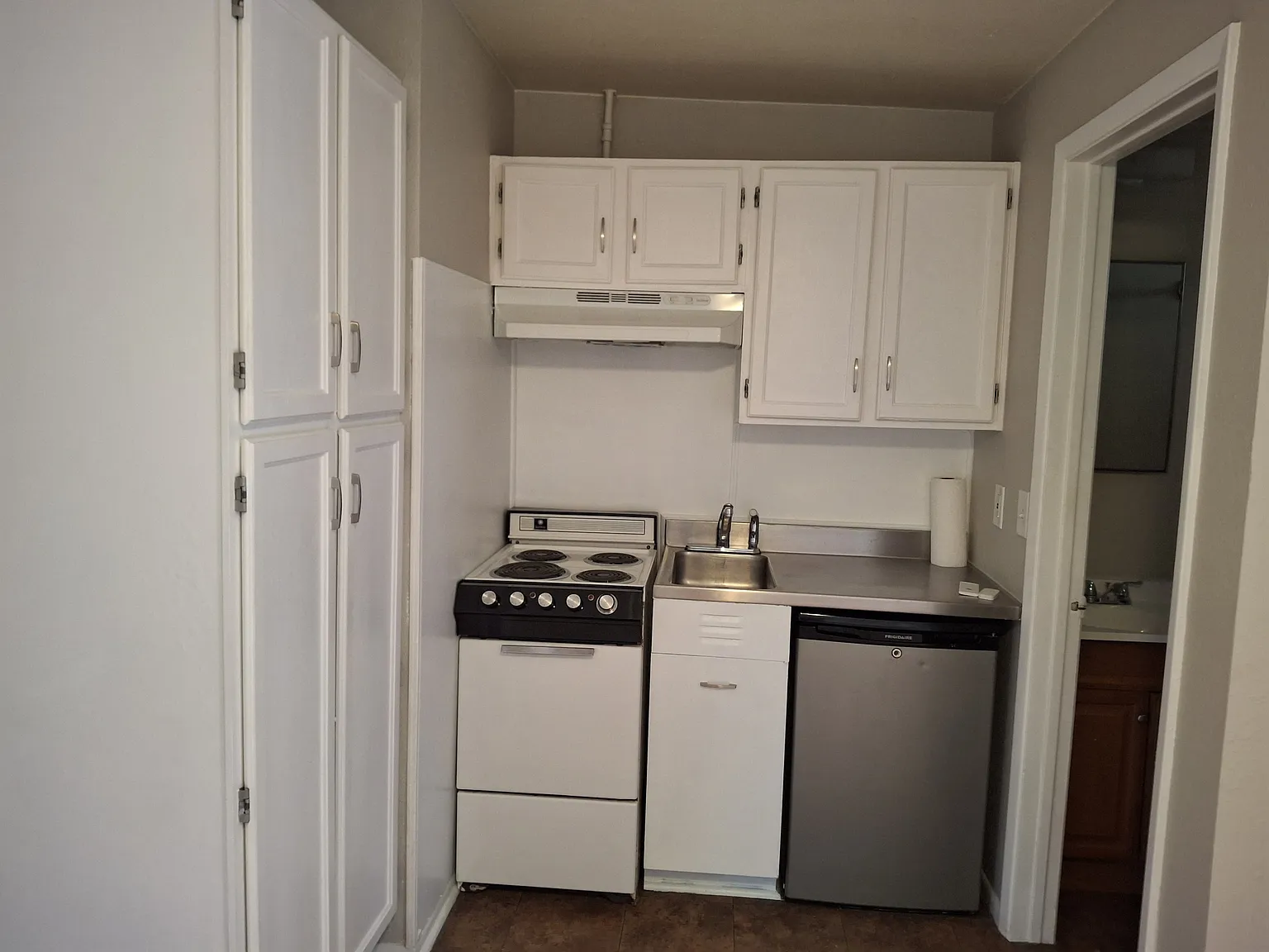 Studio, 350 sqft, $950 — Photo 3