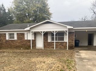 121 Murray St, Clarkton, MO 63837