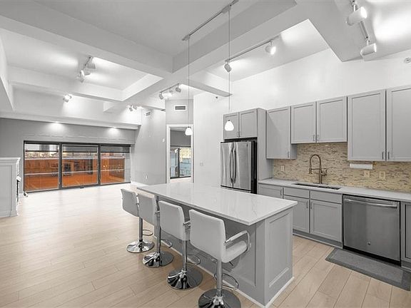 4th image of 1101 Walnut St Unit 605