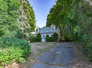 25 Topsfield Rd, Ipswich, MA 01938