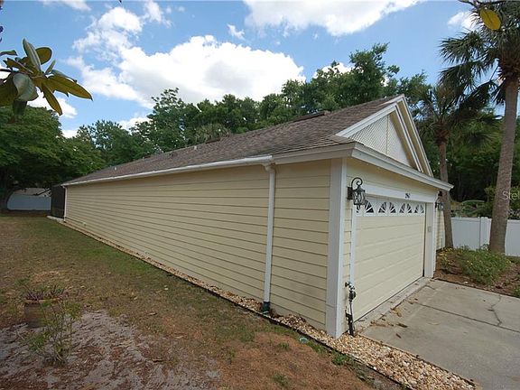 3rd image of 2967 Burlington Dr