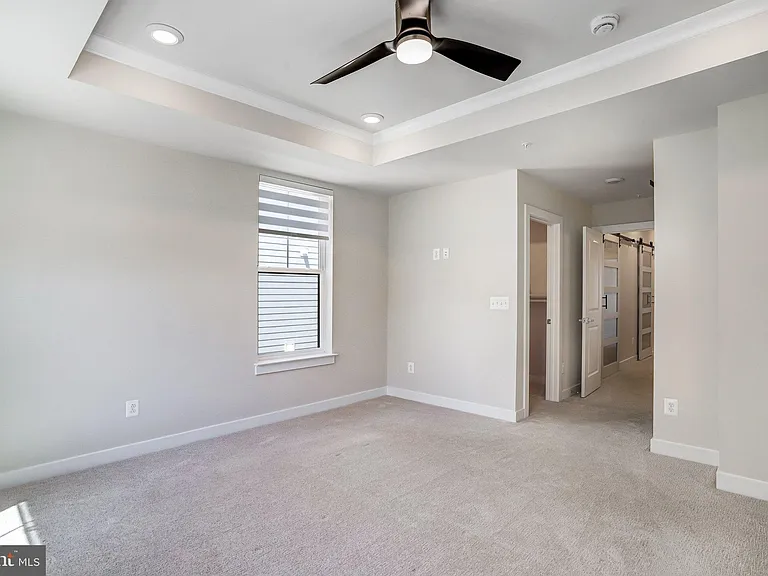 45181 Drowes Ter — Photo 22