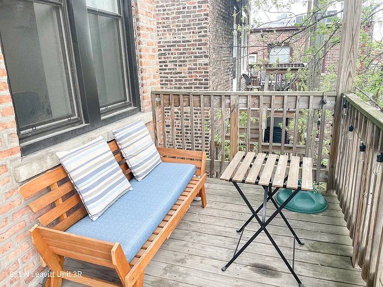 851 N. Leavitt St. — Photo 13