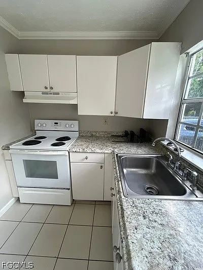 2 bed, 1.0 bath, 760 sqft, $1,200 — Photo 2