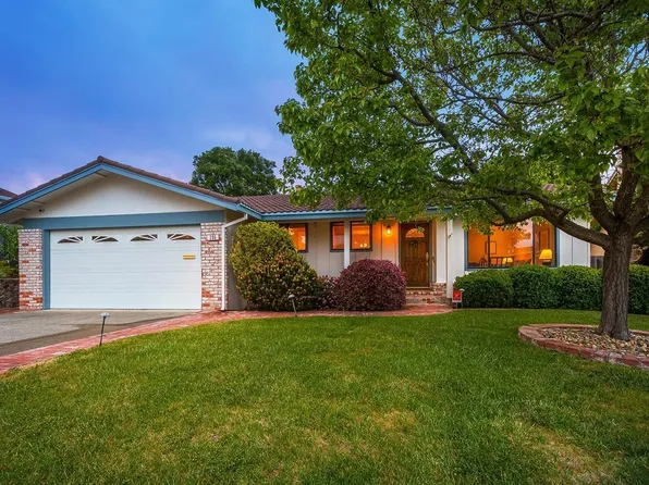 290 San Luis Way, Novato, CA 94945