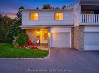 32A Black Forest Ln, Ottawa, ON K2H 5C8