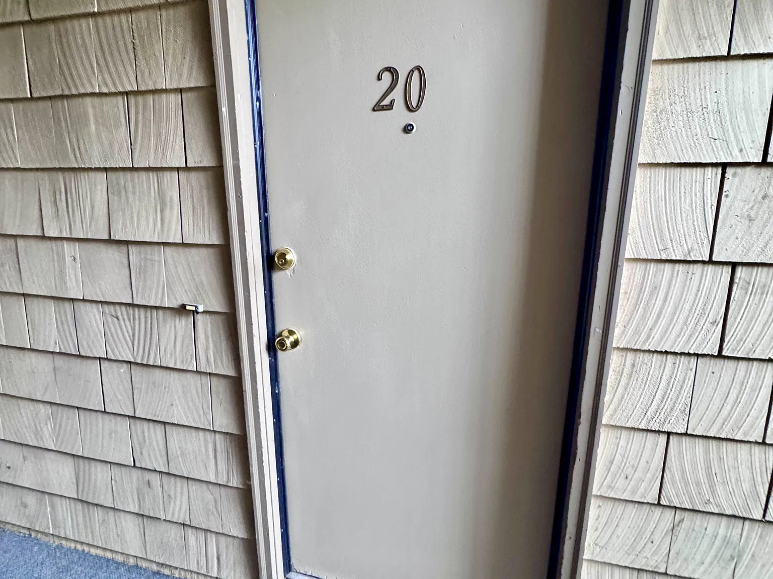 545 NE Kamiaken St "Cliff-Dwellers" - 20 — Photo 1