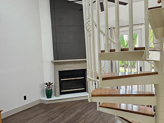 5th image of 13 Ferris Ct