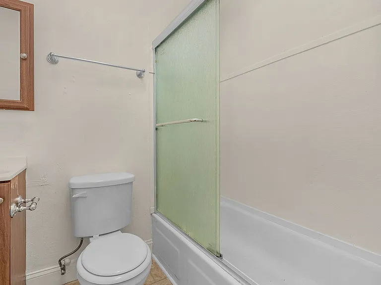 2335 Lauretta Ave — Photo 13