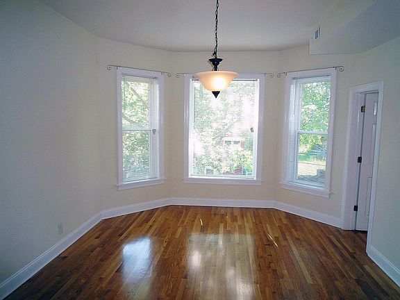 2nd image of 1431 N Washtenaw Ave APT 3