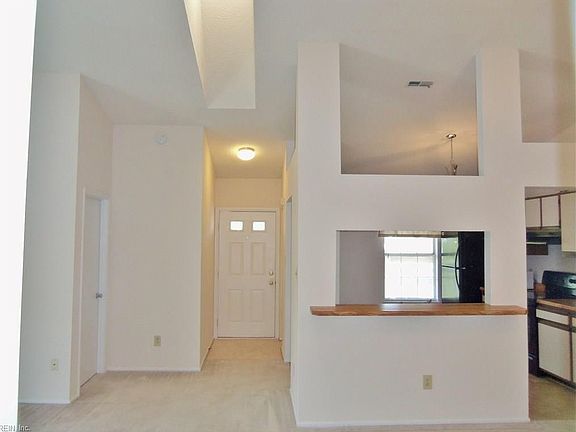 4th image of 2108 Retreat Ct