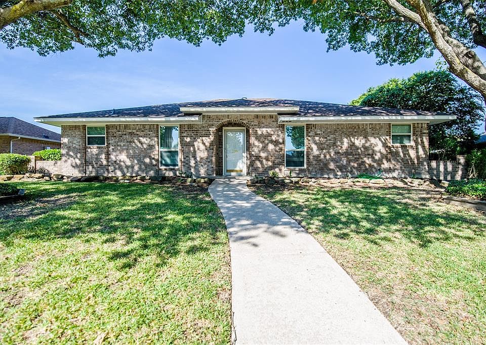 1st image of 106 Hacienda Dr