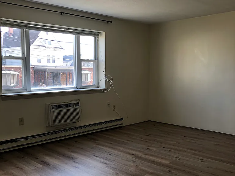 287 Main St #7 — Photo 1
