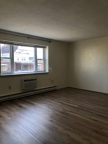 287 Main St Photo 1
