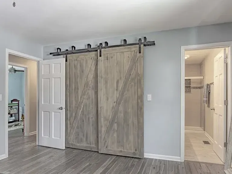 904 S Summit St — Photo 14