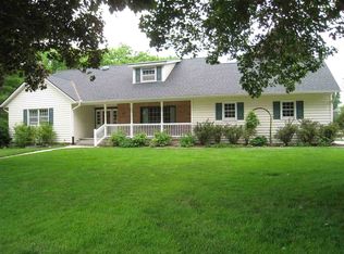115 Sunset Dr, Decorah, IA 52101
