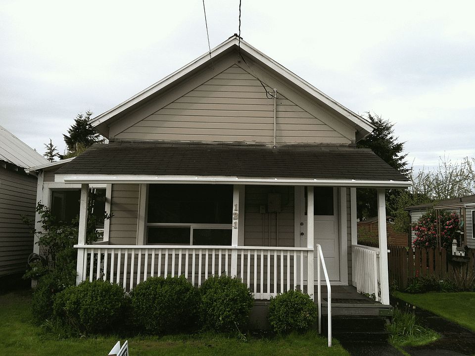 1st image of 121 Corrin Ave NW