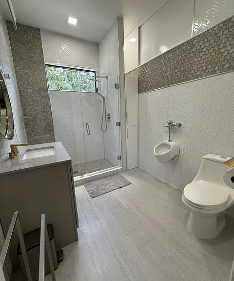 N Riverhills Dr — Photo 5